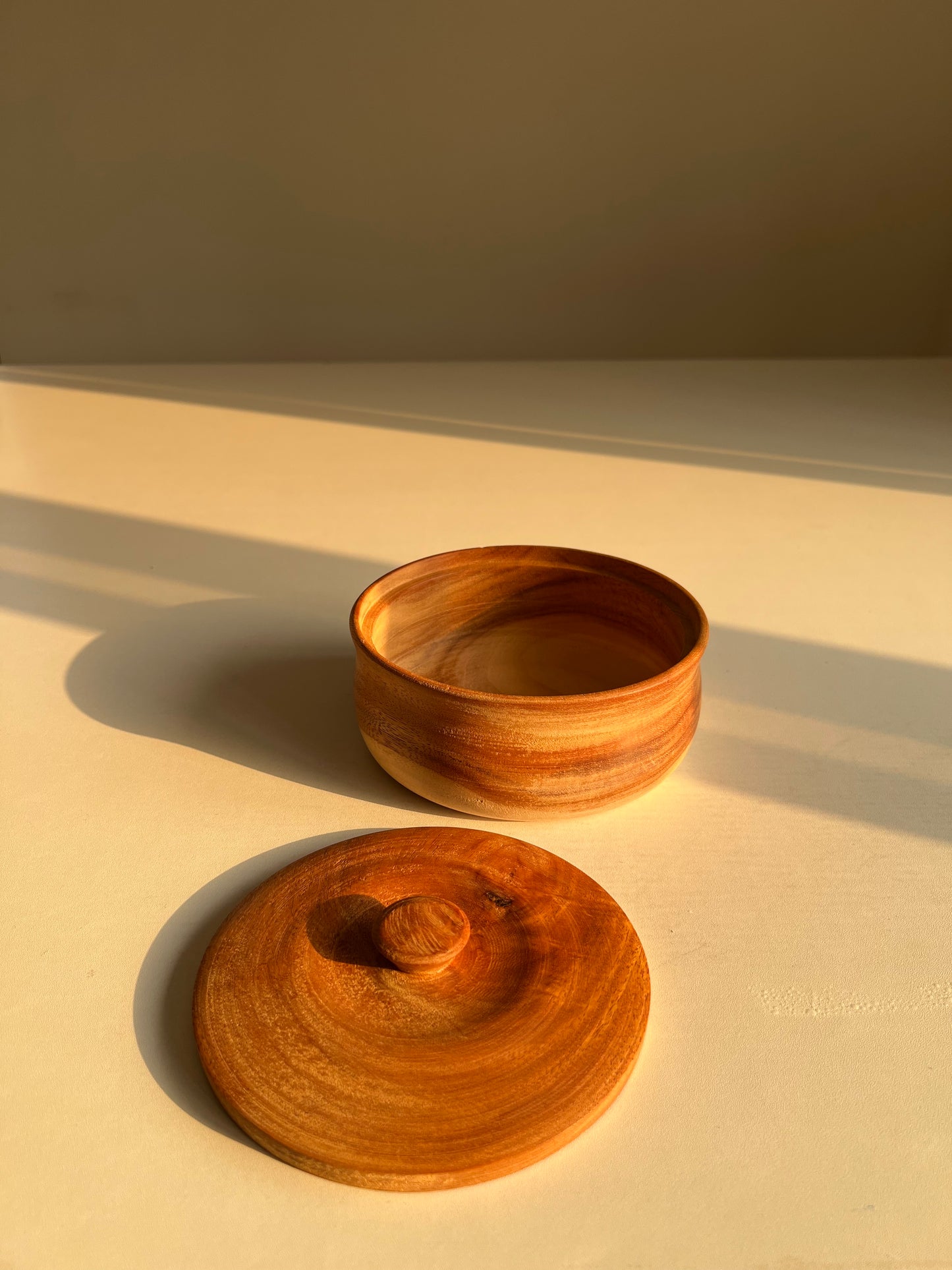 Medium Serving Pot